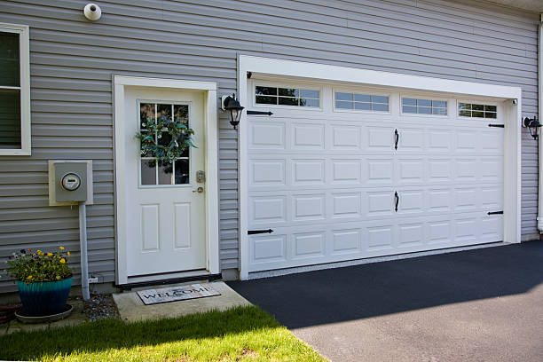 24/7 Emergency Garage Door Panel Replacement experts in Malabar, FL